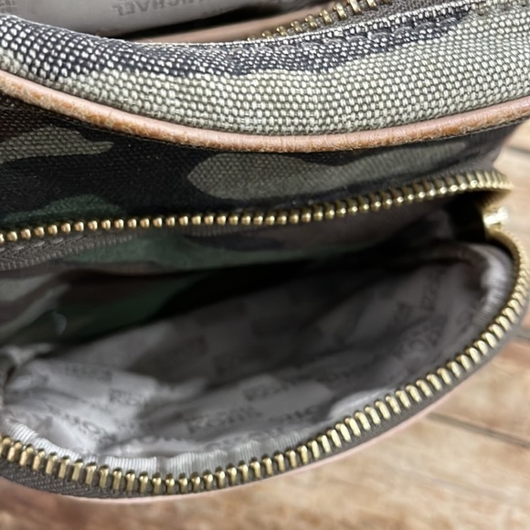 Michael Kors Flight Crossbody Bag - Picture 4 of 5